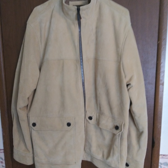 Leather jacket - Picture 8 of 8